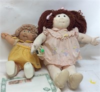 PAIR OF CABBAGE PATCH DOLLS