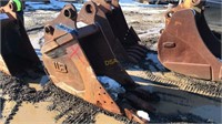 24" WB Excavator Bucket,