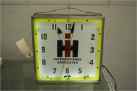 INTERNATIONAL HARVESTOR NEON CLOCK - WORKS