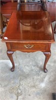 Thomasville Queen Anne One Drawer End Table