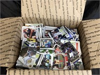 LARGE BOX LOT OF SPORTS TRADING CARDS