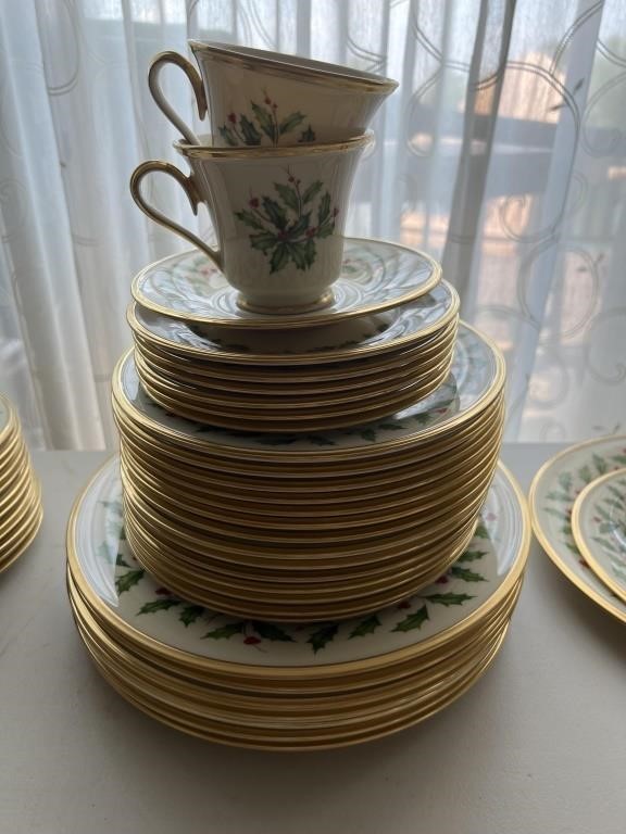 Misc. Lenox Holiday Plates And Cups
