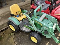 JOHN DEERE POWER WHEELS TRACTOR