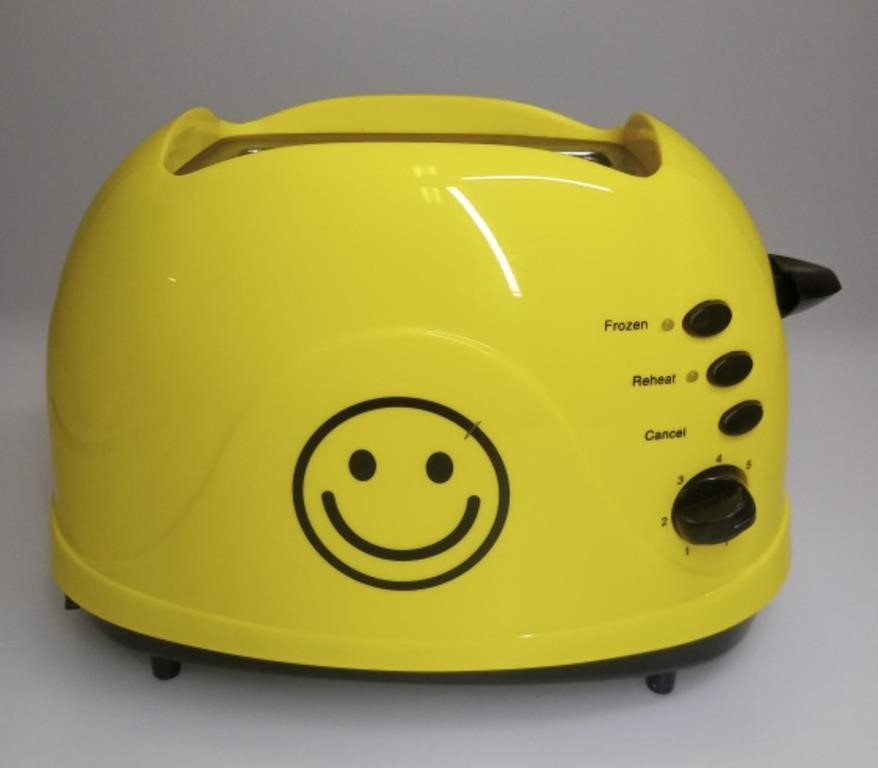 NEW Happy Face Yellow Toaster CT-819G