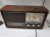 Vintage RCA radio tested working