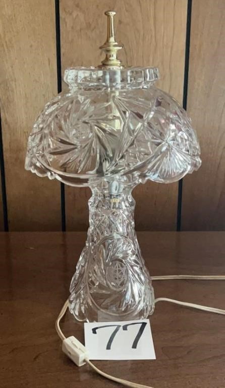 Starburst, Pinwheel Clear Crystal Table Lamp 14”