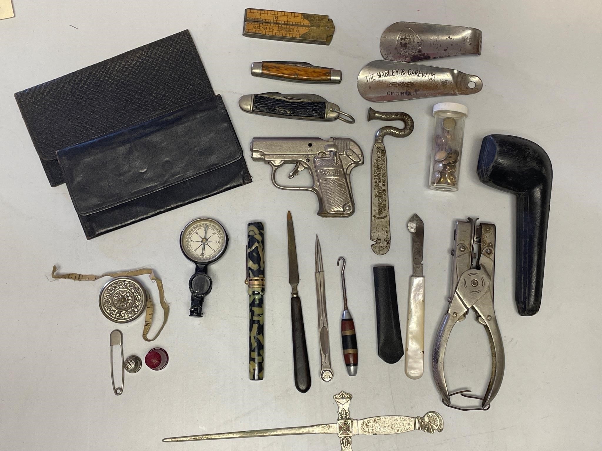 Assorted small antique items