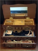 Small Jewelry Box W/ Jewelry