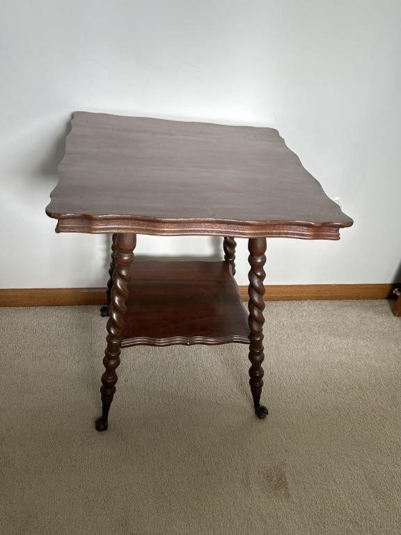 Antique lamp table w/ claw/ball feet.
