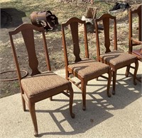 4 dinging chairs 1 head chair