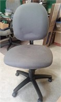 PNEUMATIC OFFICE CHAIR