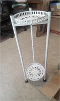 30" TALL METAL PLANT STAND