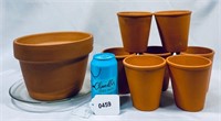 8 Terracotta Pots