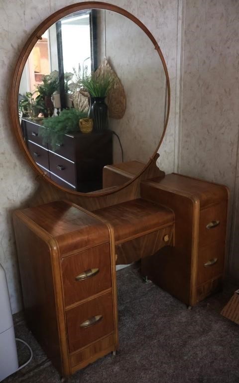 Art Deco Vintage Waterfall Ladies Vanity