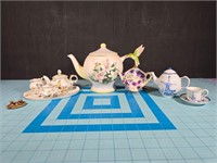 Tea pot and mini tea sets