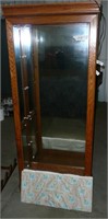 Beautifull Oak Lighted Glass Shelf Display Cabinet