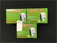 3 ultra sonic pest repellers (display)