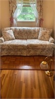 Floral motif sofa 6 ft nice and clean