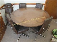 Vintage table w/ 6 chairs 47 3/4"