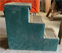 3 STEP MOUNTING BLOCK W/ STORAGE COMPARTMENT