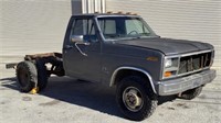 1983 Ford F2 Chassis Truck