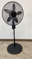 Lasko 18" Adjustable Oscillating Pedestal Fan