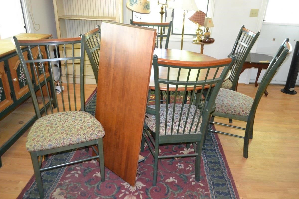 188: Dining Room Table, 6 chairs, 20” leaf