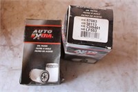 BOX OF AUTOXTRA 51315MP OIL FILTERS