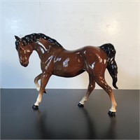 BESWICK HORSE FIGURINE ENGLAND