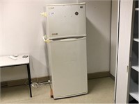 LG 2 Door Refrigerator/Freezer