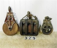 Tray lot 3 – various pulleys: “Anvil Brand” heavy