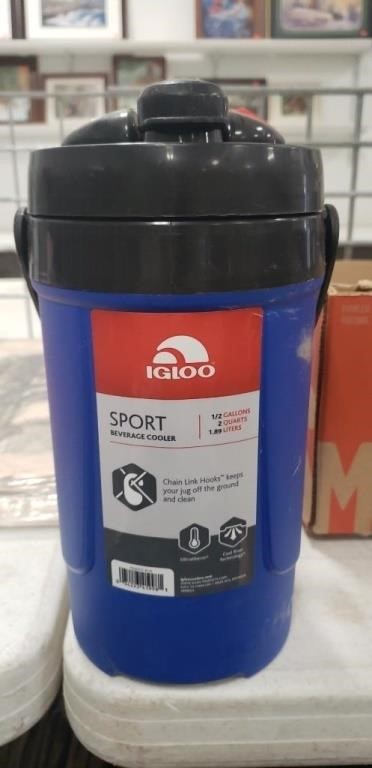 (1) Igloo 2 Quart Sports Beverage Cooler