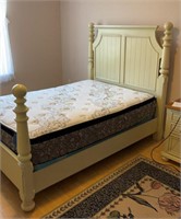 Double bed. Frame and mattress OFFSITE PU