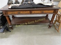 CONTEMPORARY 5' SOFA TABLE IN EXCELLENT CONDITION