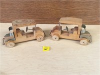 2 Wood Golf Carts 7" 1987
