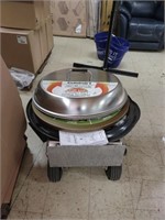 CUISNART 360 XL GRIDDLE FRIEGHT DAMAGED NO HARWARE