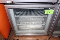 Summit Counter Top Display Freezer, Model SCFU386