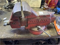 CRAFTSMAN RED VISE (BOLTED TO TABLE)