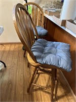 2 oak bar stools & adjustable light