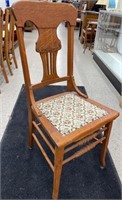 Oak Chair (requires minor repair).  NO SHIPPING