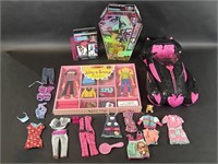 Monster High Draculaura Toy Car, Puzzle, Clothes