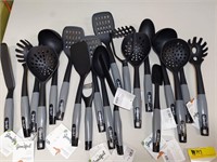 20 KITCHEN UTENSILS BY "GOODFUL"