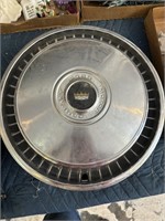 4 Ford hubcaps