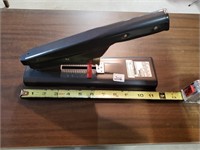 HEAVY DUTY STANLEY BOSTITCH STAPLER