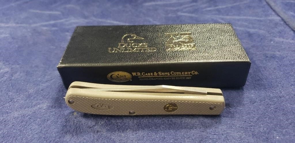 (1) Case Ducks Unlimited Pocket Knife w/ Box