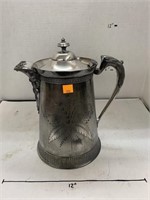 Metal Pitcher, lid broken - see pics