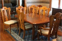 Dinning Room Table w/ 6 Chairs (Singer Furniture)