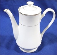 Royale Aurum Coffeepot 9"