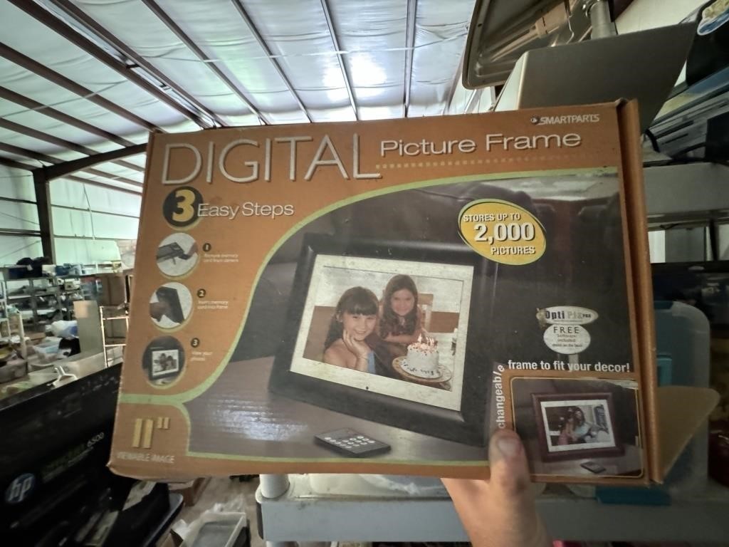 DIGITAL PICTURE FRAME