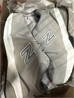 Size 6.5 New Balance Mens Trainer-Grey